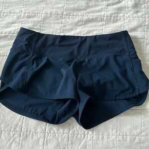 Lululemon speed up. Size 2 2.5”